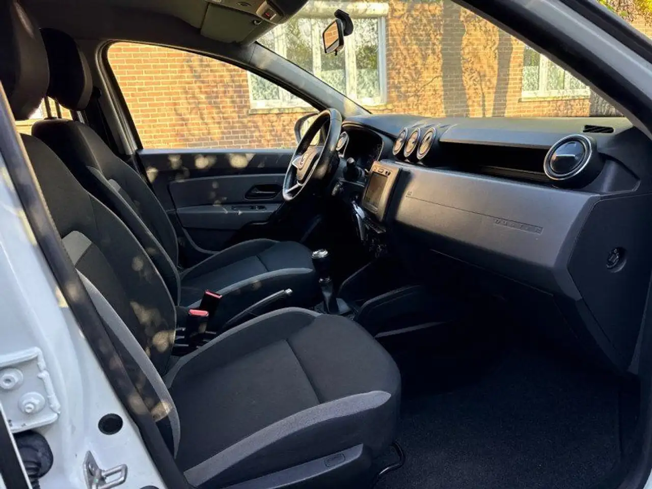 Dacia Duster — photo 14