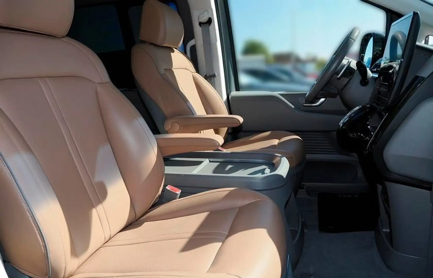 Hyundai STARIA 2.2 AT Signature 4WD DAB Grigio - 2