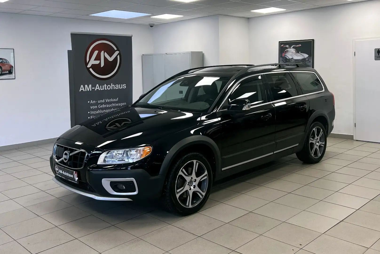 Volvo XC70 Momentum AWD *PanoSD*AHK*ACC*Kamera Negro - 2