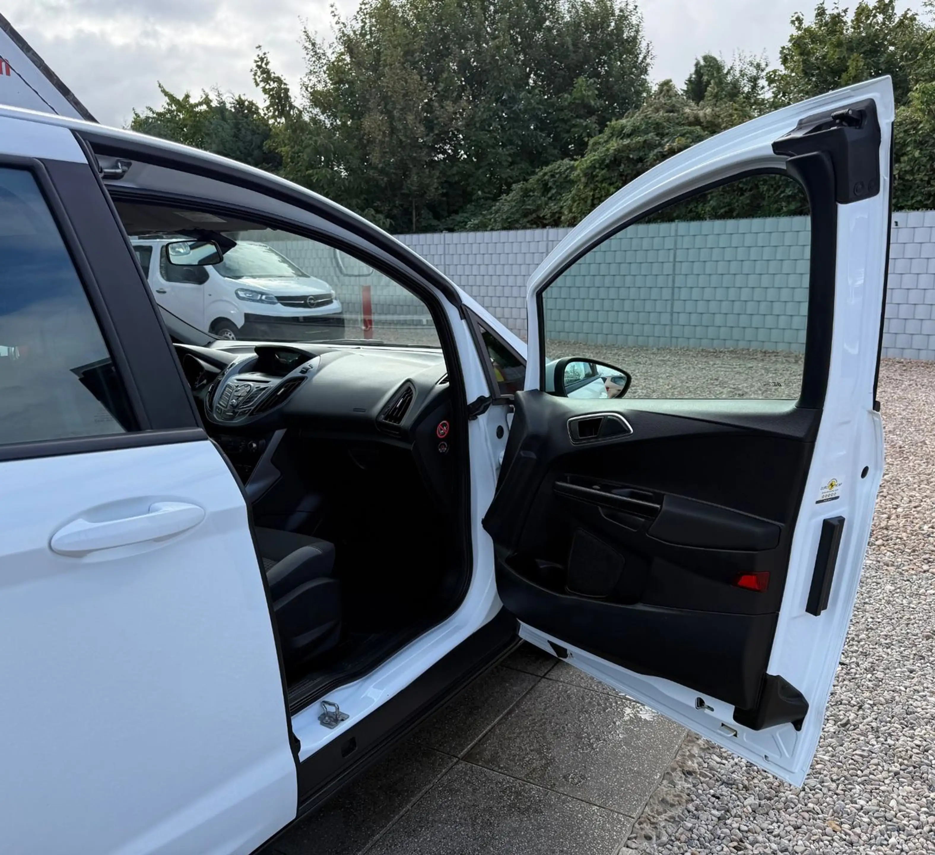 Ford B-Max Sync Edition  Sportsitze Sport Lenkrad — photo 11