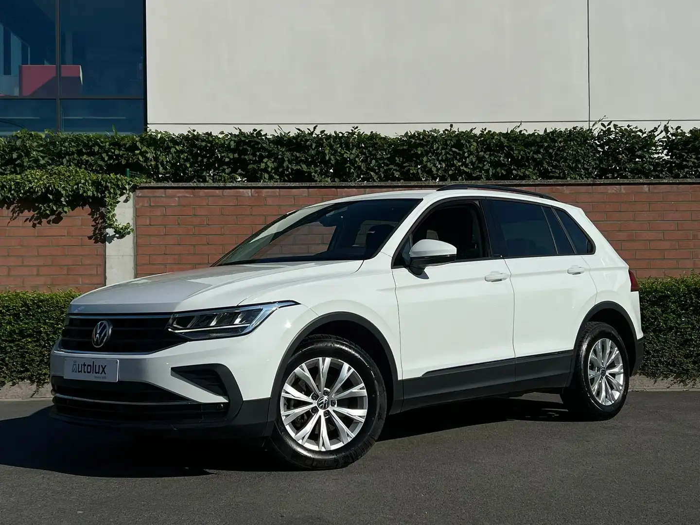 Volkswagen Tiguan 2.0 TDI SCR Active - 19.000 € HTVA - 2021 Wit - 1
