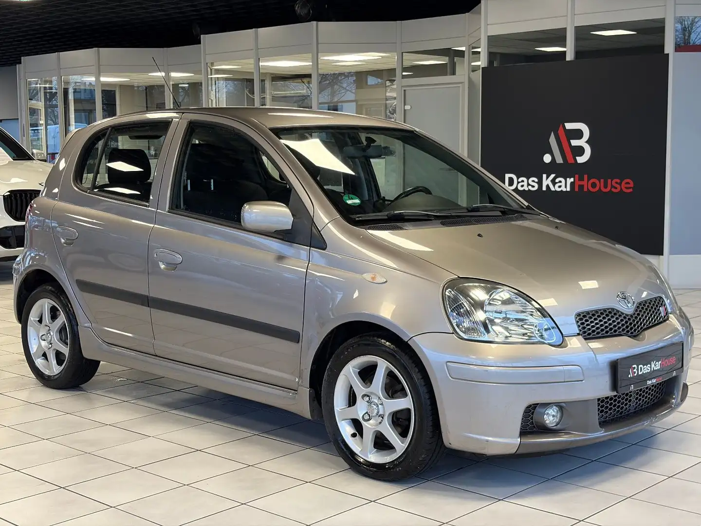 Toyota Yaris 1.5 TS · Kupplung neu · TÜV 12/2027 Grau - 1