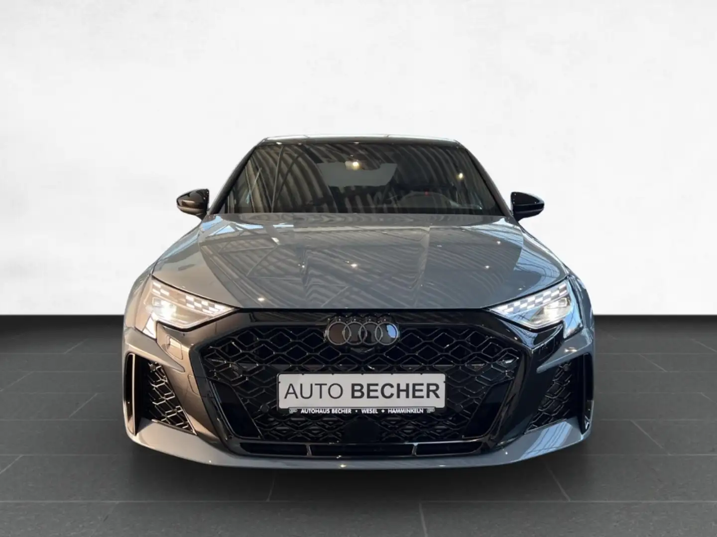 Audi RS3 Limo 2.5 TFSI quattro /Navi/Pano/Schalensitz Grau - 2