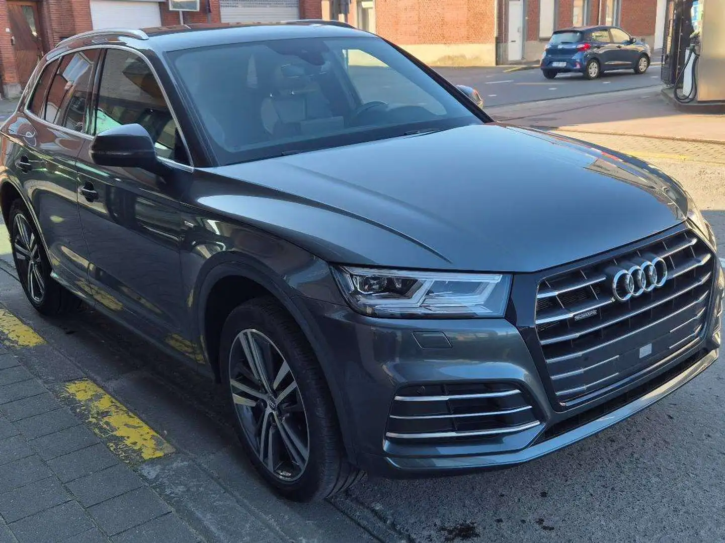 Audi Q5 55 TFSi e PHEV Q Sport S tronic Gris - 2