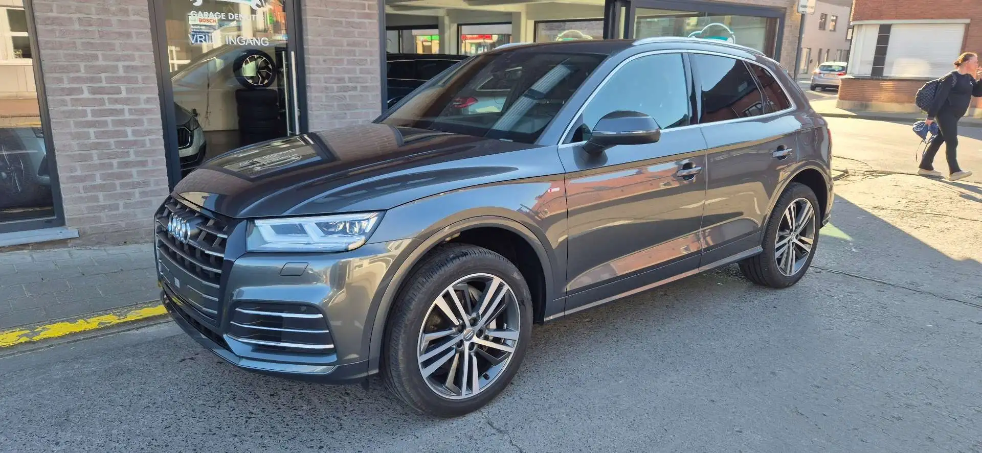 Audi Q5 55 TFSi e PHEV Q Sport S tronic Gris - 1