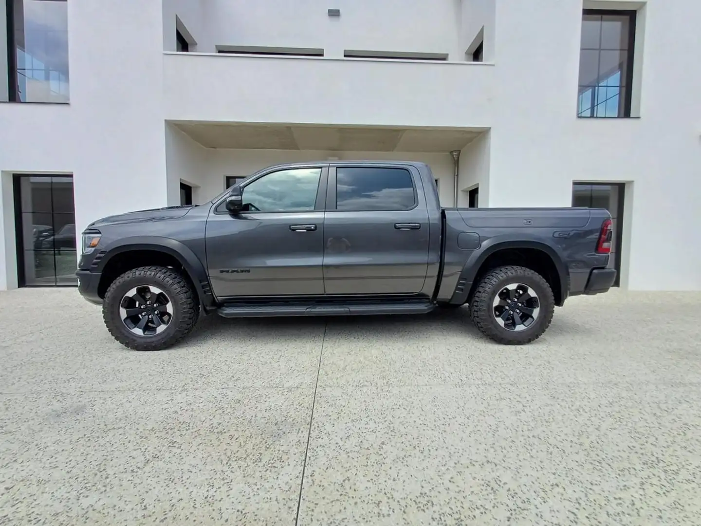 Dodge RAM REBEL Pack GT Gris - 2