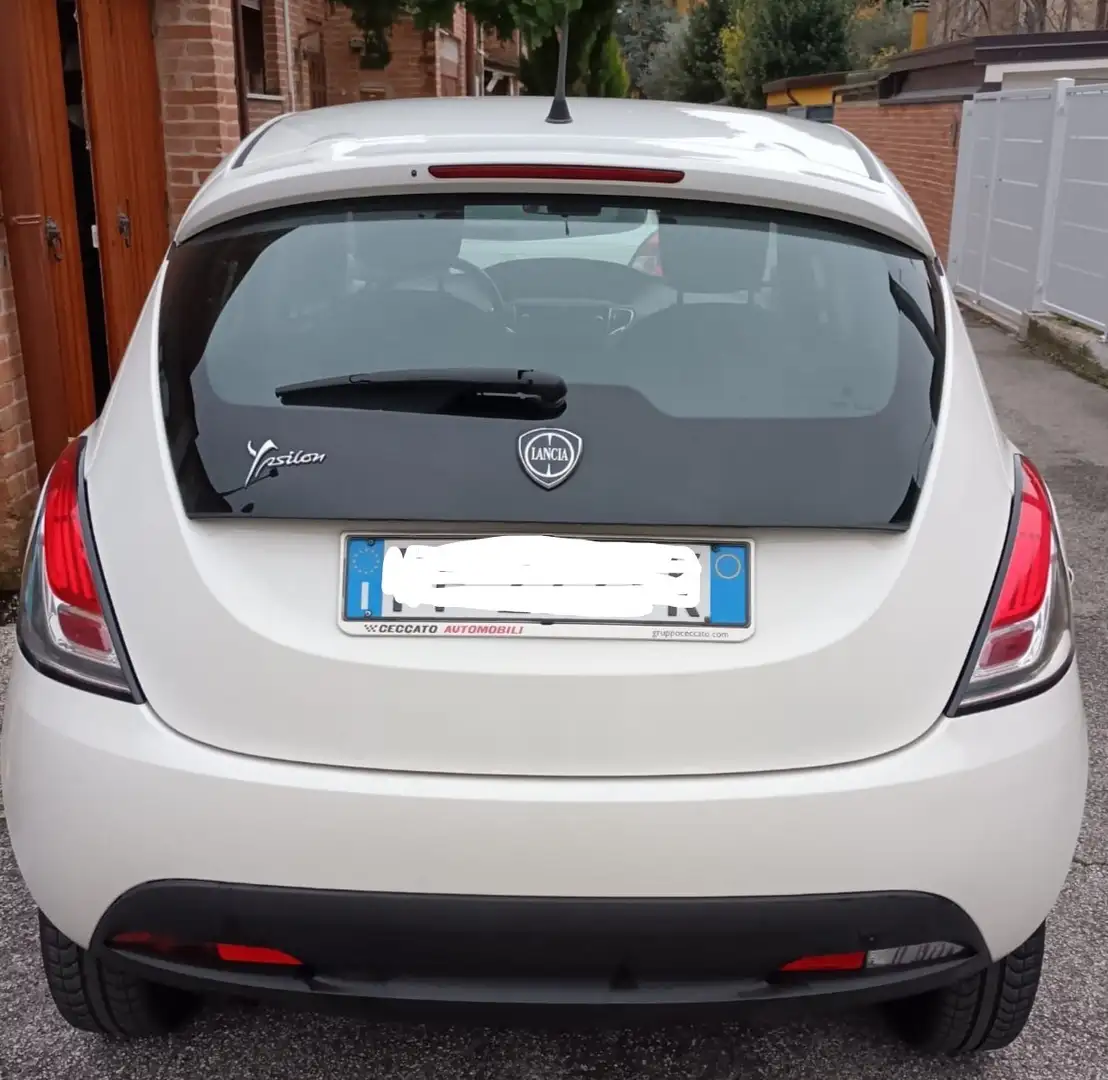 Lancia Ypsilon Gold 0.9 twinair 80 CV metano ecochic Fehér - 2