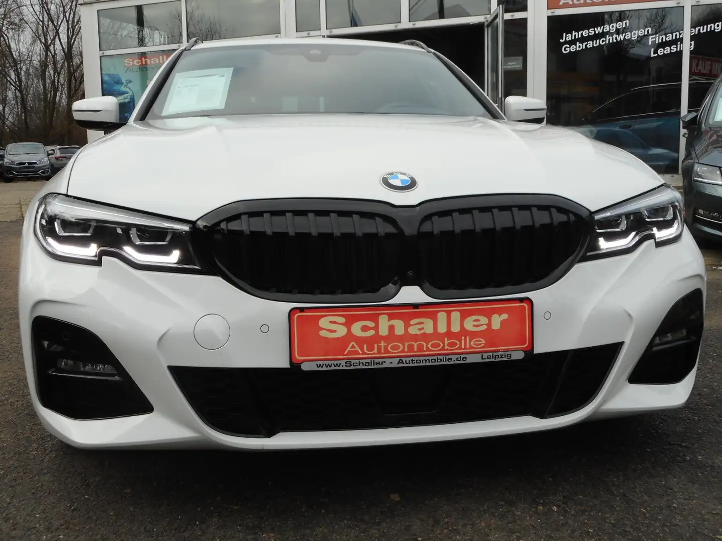 BMW 318 i Touring Aut. M Sport, Live Cockpit, LED, AHZV Blanco - 2