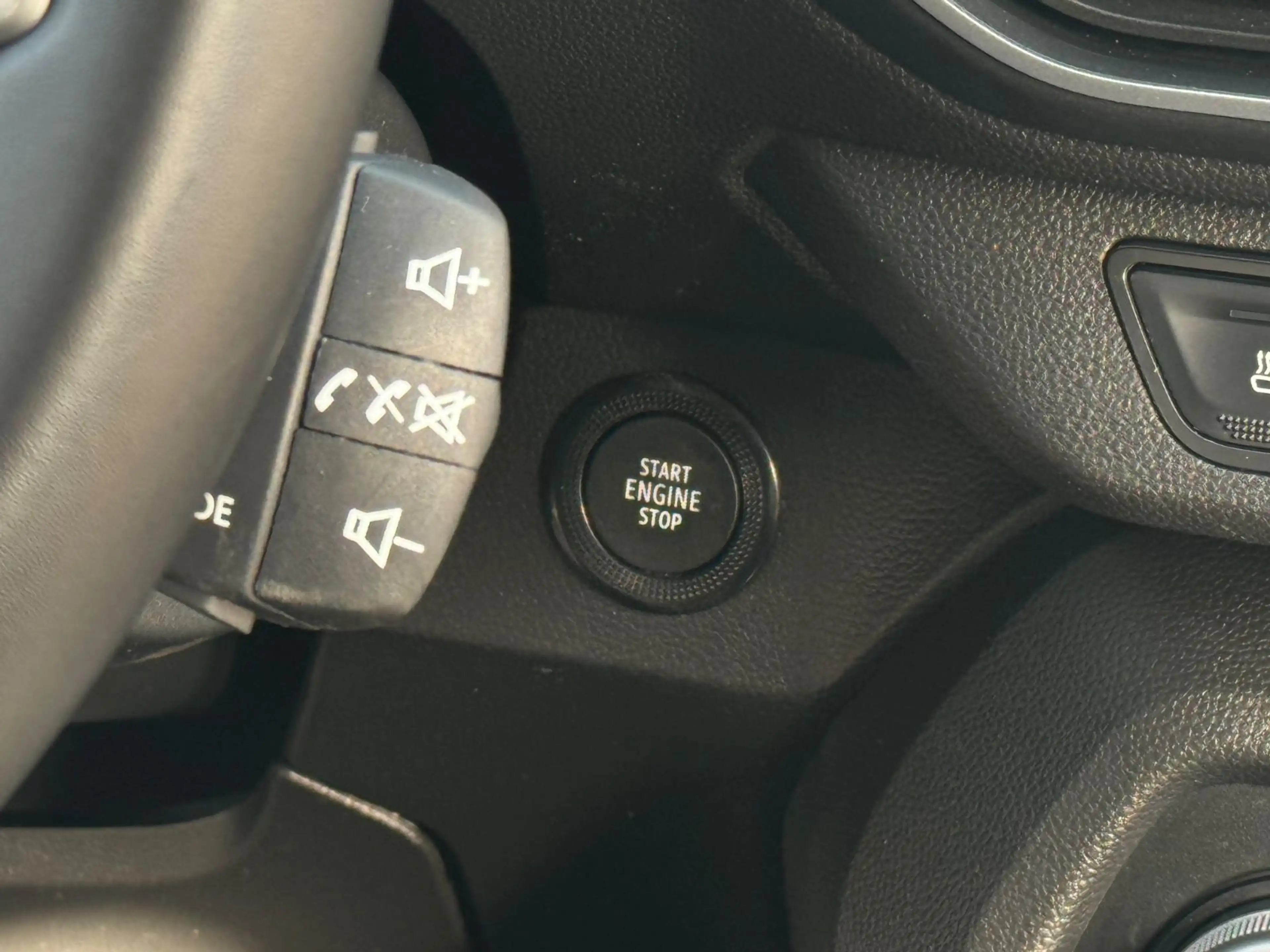 Dacia Jogger Extreme+/1.HAND/RFK/TÜV 08/2028/NAVI — photo 31