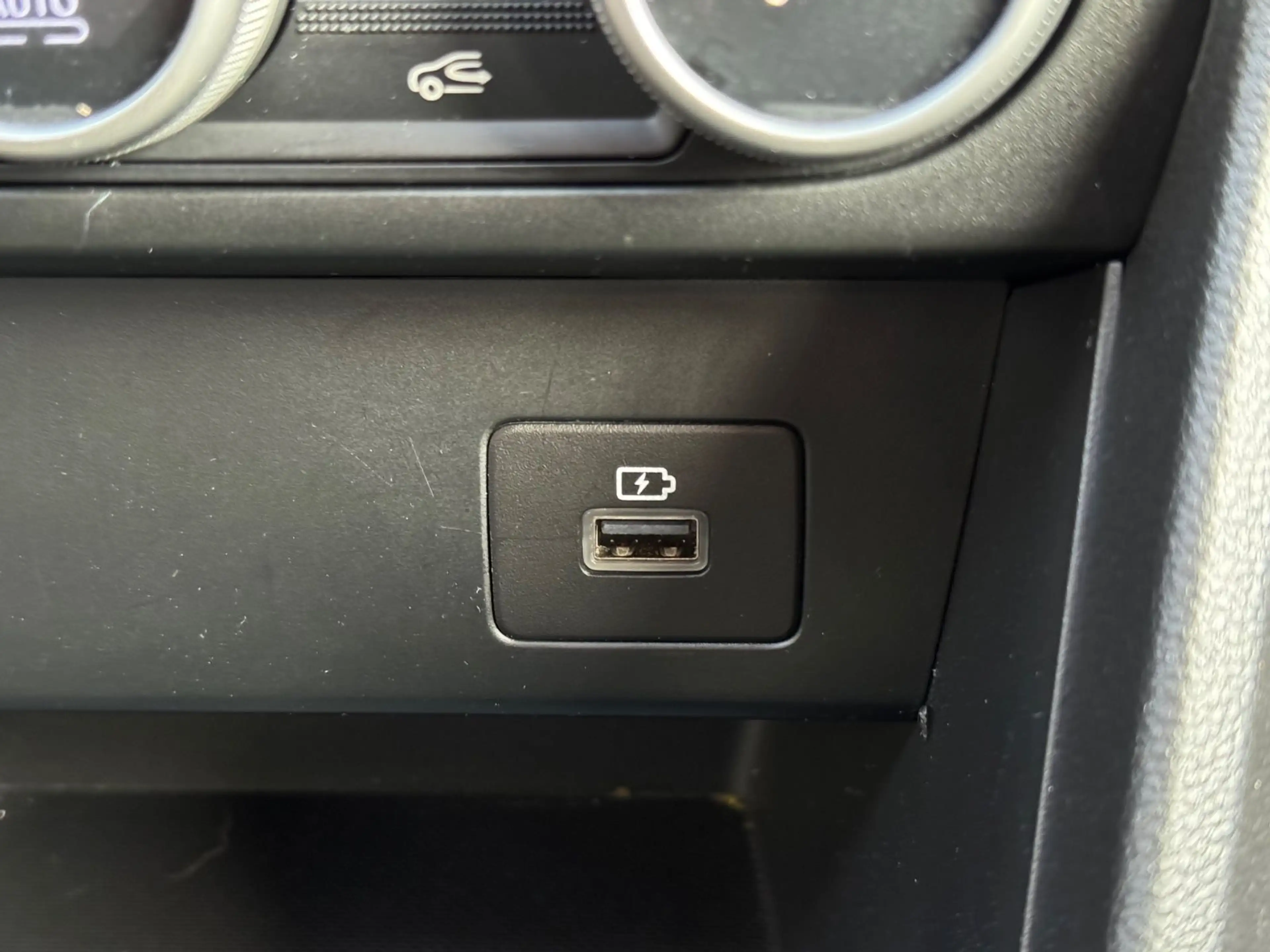 Dacia Jogger Extreme+/1.HAND/RFK/TÜV 08/2028/NAVI — photo 32