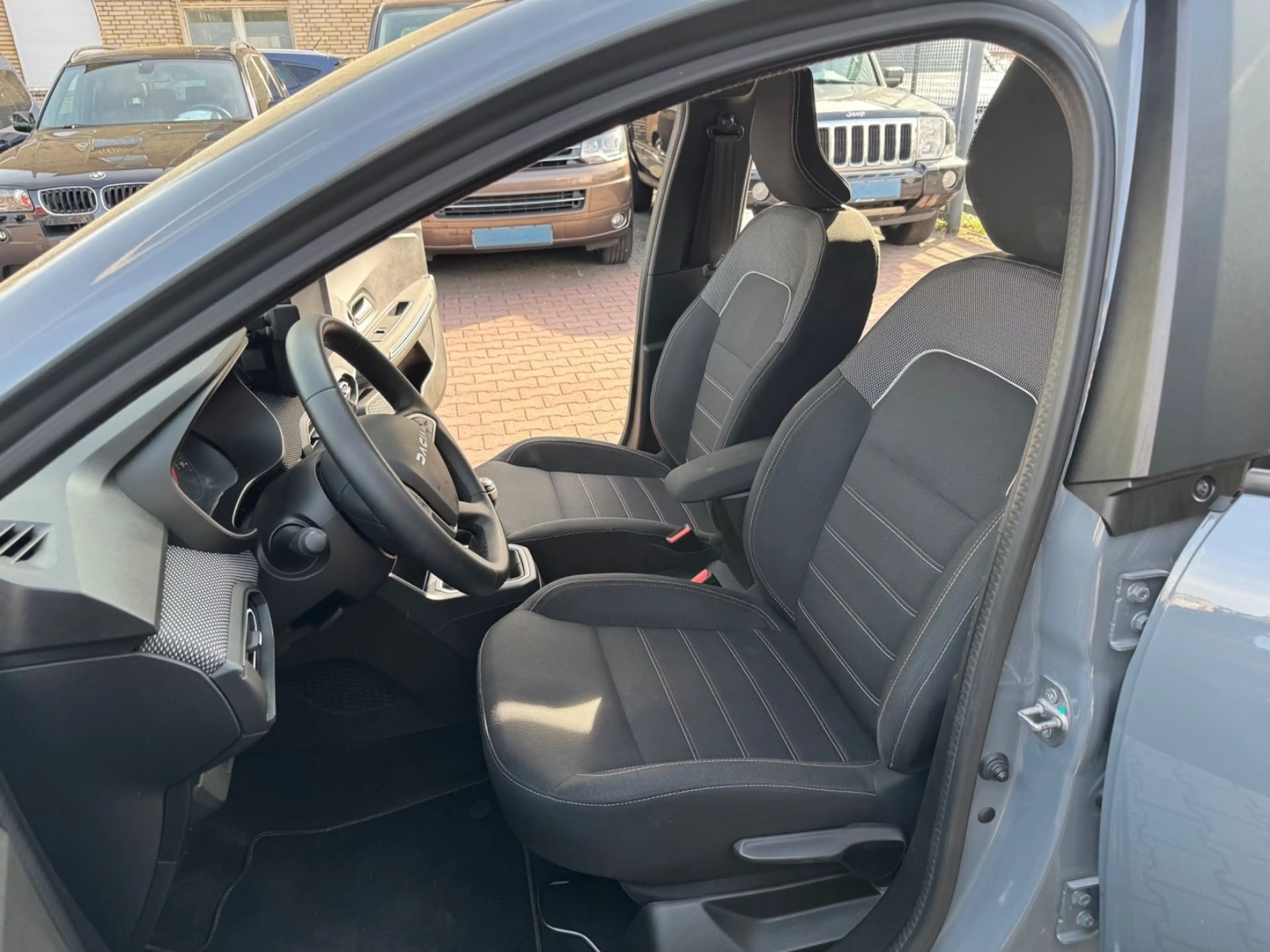 Dacia Jogger Extreme+/1.HAND/RFK/TÜV 08/2028/NAVI — photo 13