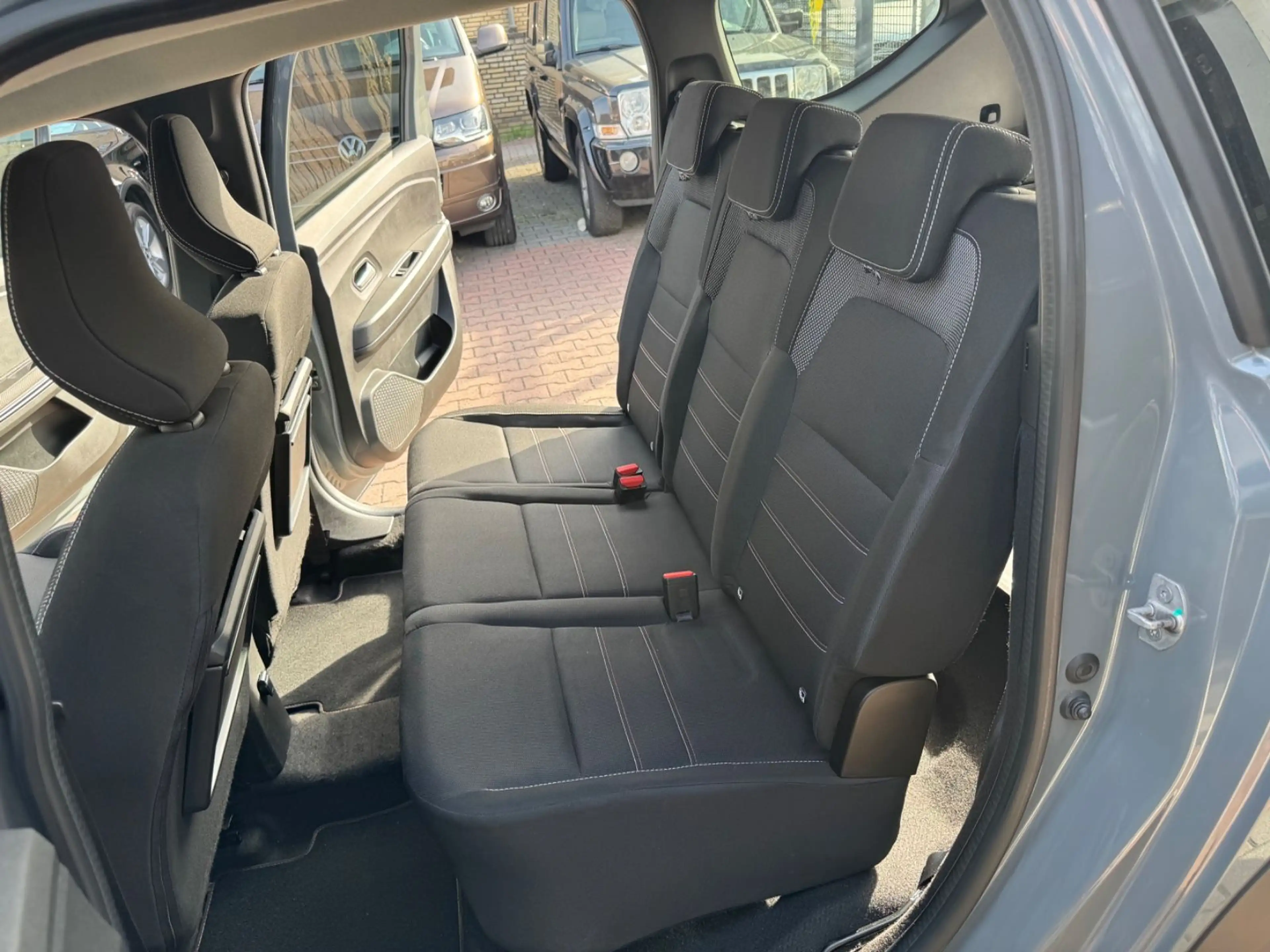 Dacia Jogger Extreme+/1.HAND/RFK/TÜV 08/2028/NAVI — photo 18