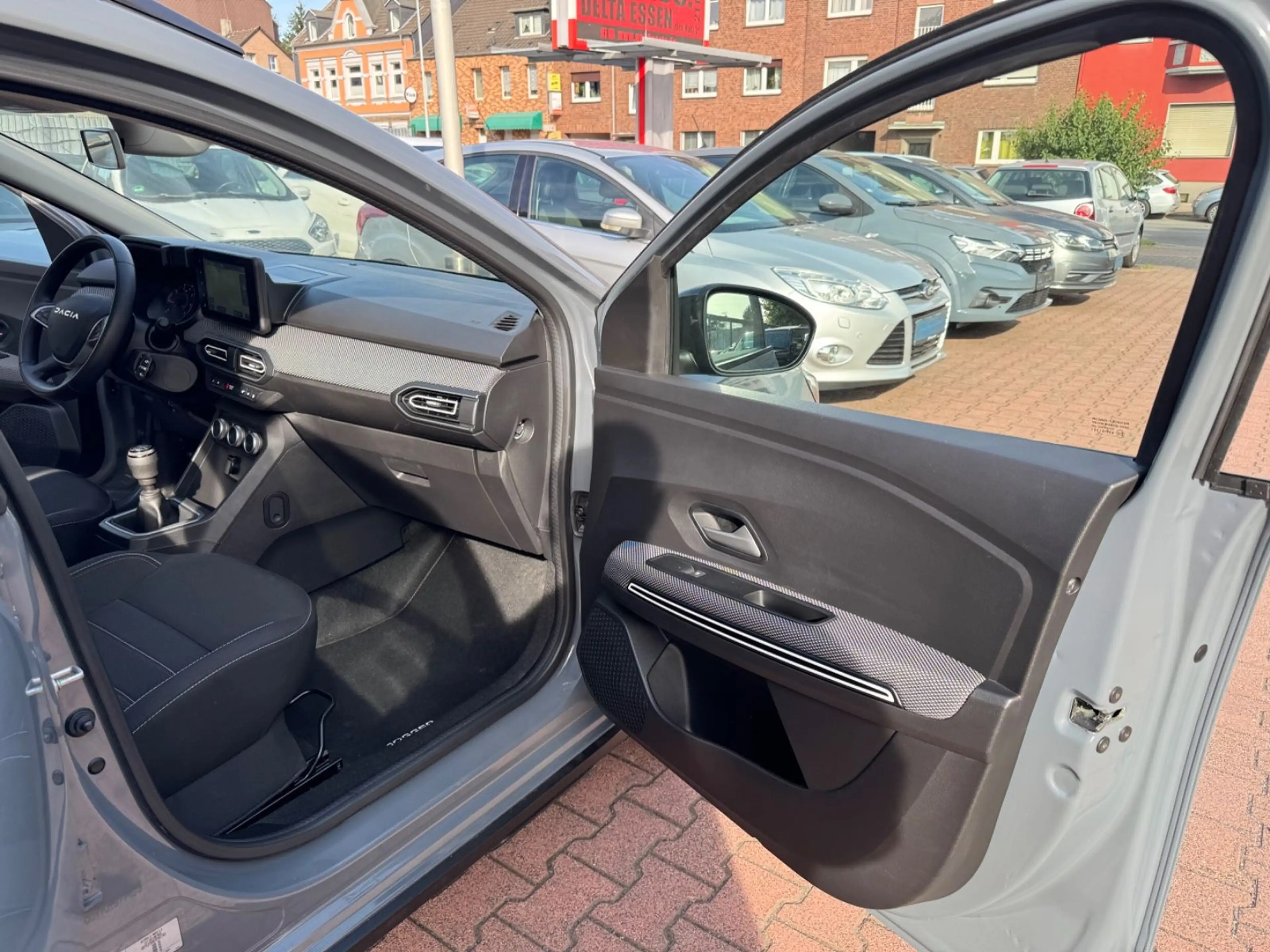 Dacia Jogger Extreme+/1.HAND/RFK/TÜV 08/2028/NAVI — photo 23