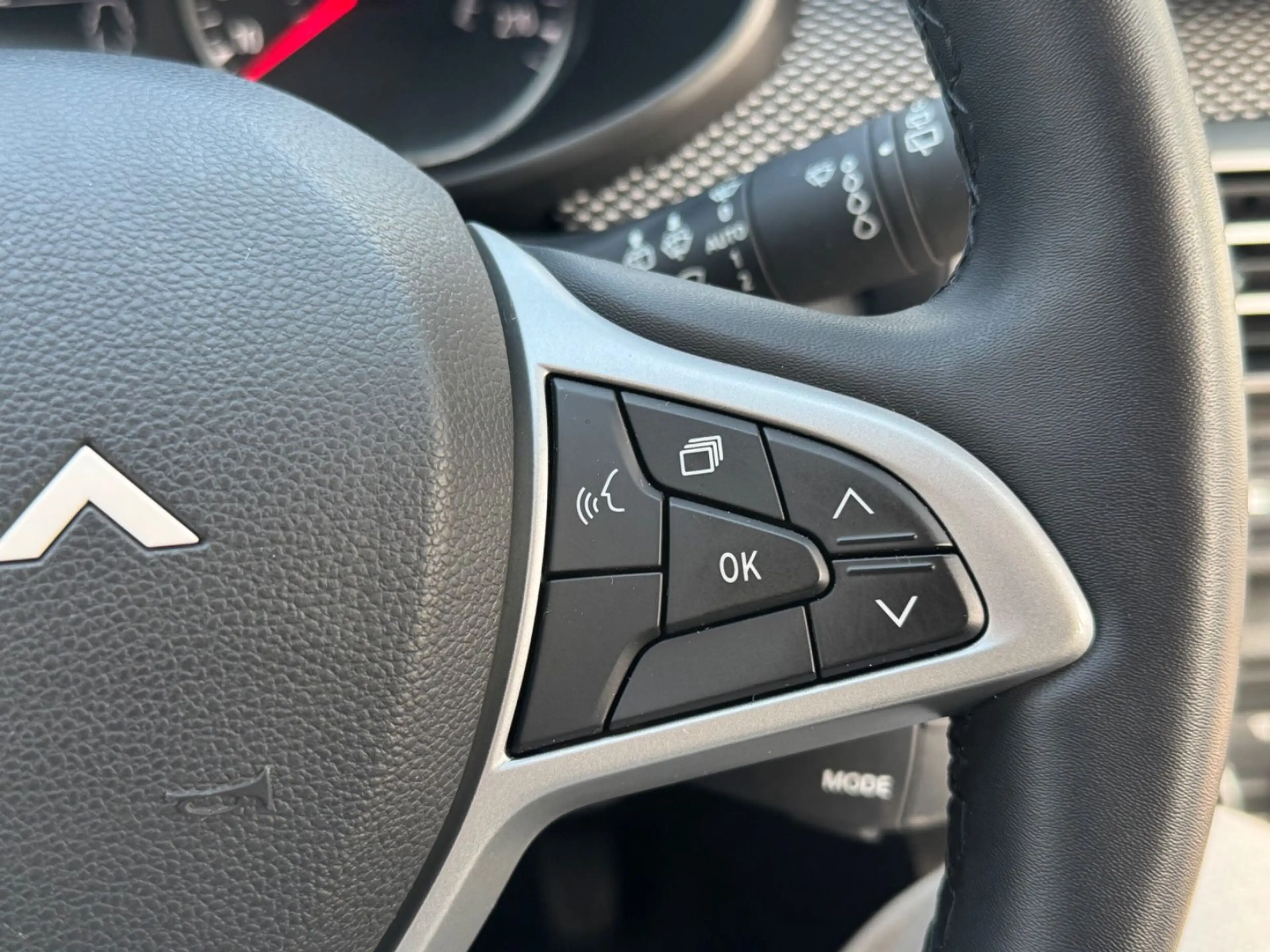 Dacia Jogger Extreme+/1.HAND/RFK/TÜV 08/2028/NAVI — photo 16