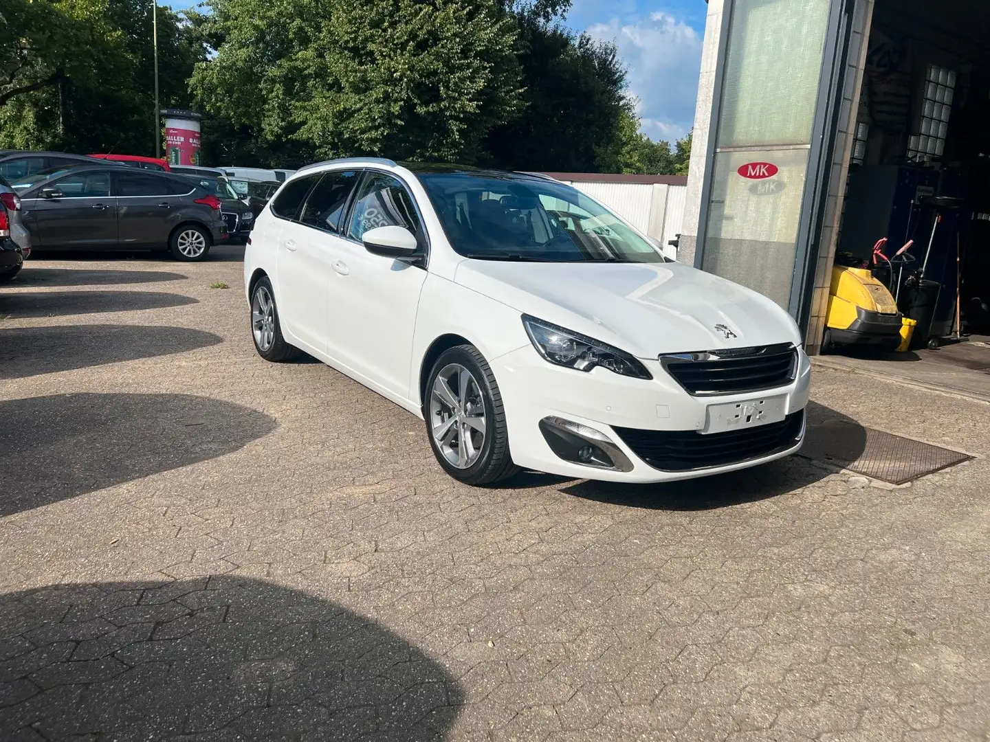 Peugeot 308 SW Allure Climatronic-Navigation-Panorama Weiß - 1