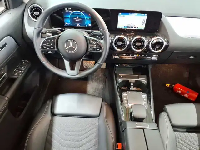 Mercedes-Benz Gla view 10