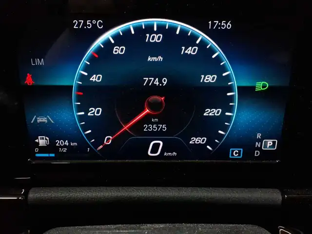 Mercedes-Benz Gla view 11
