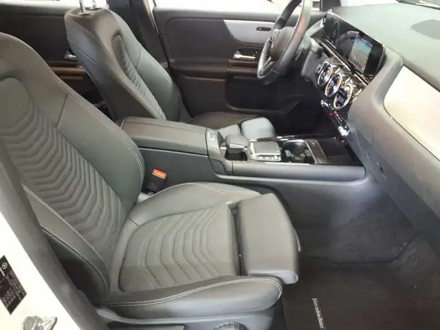 Mercedes-Benz Gla view 8