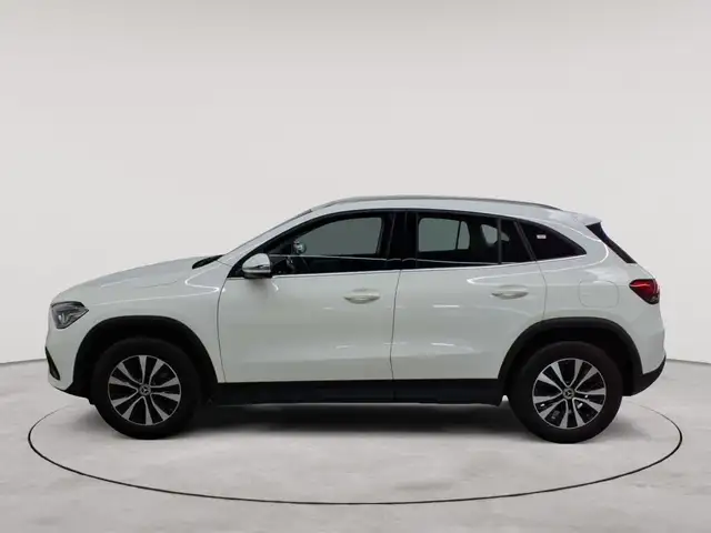 Mercedes-Benz Gla view 6