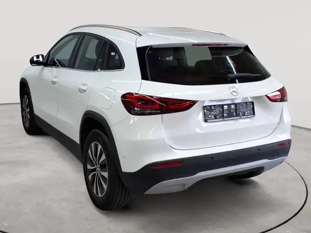 Mercedes-Benz Gla view 5
