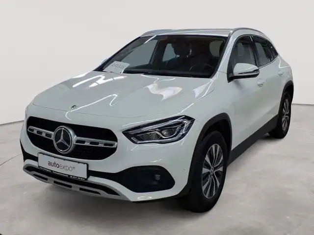 Mercedes-Benz Gla view 2