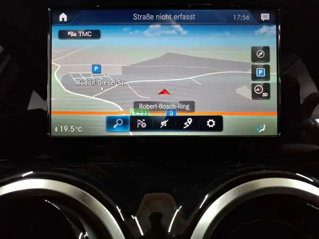 Mercedes-Benz Gla view 12