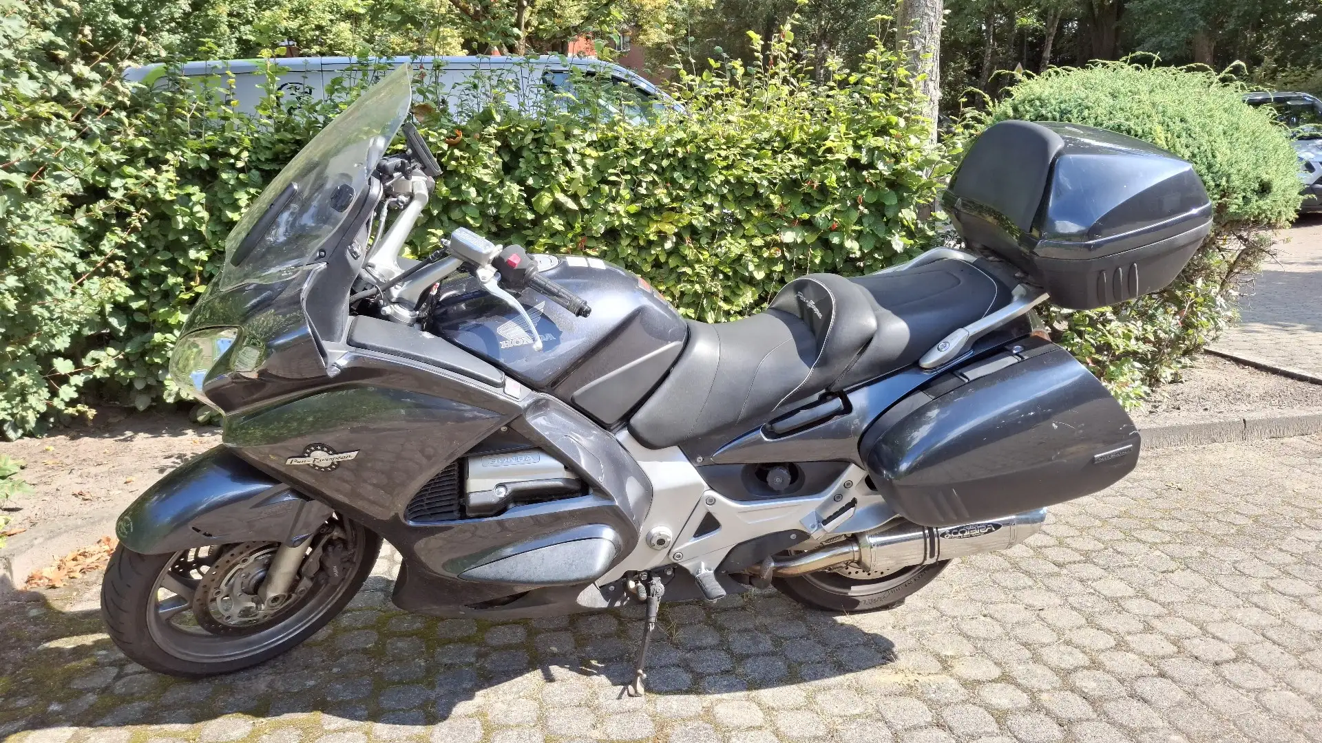 Honda Pan European St1300A SC51 mit Vollausstattung crna - 1