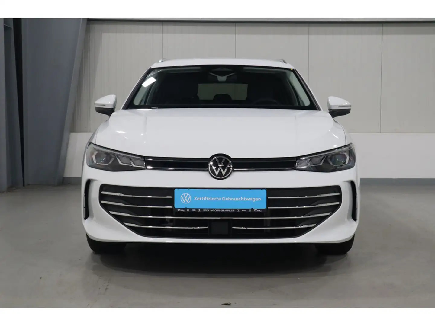 Volkswagen Passat Var. 1.5 eTSI NAVI*AHK*CAM*ACC*SHZ*APP Business Weiß - 2