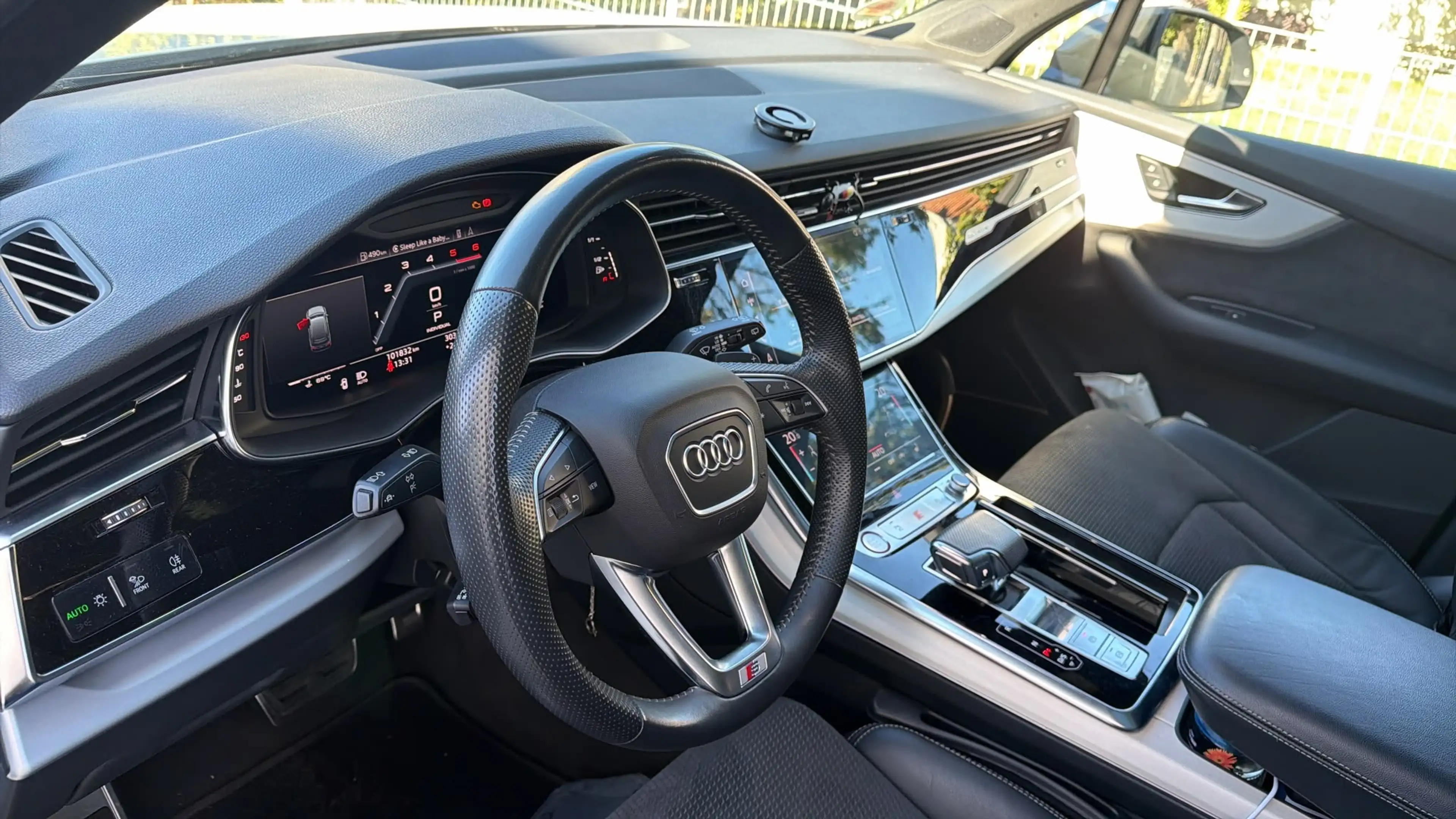 Audi SQ7 4.0 TDI quattro — photo 8