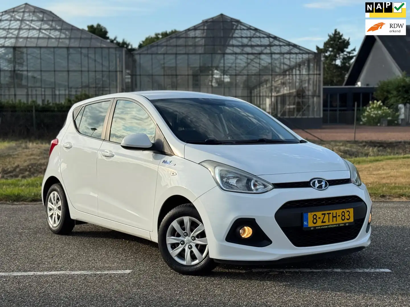 Hyundai i10 1.0i i-Motion Comfort Airco | Cruise | NAP | Multi Wit - 1