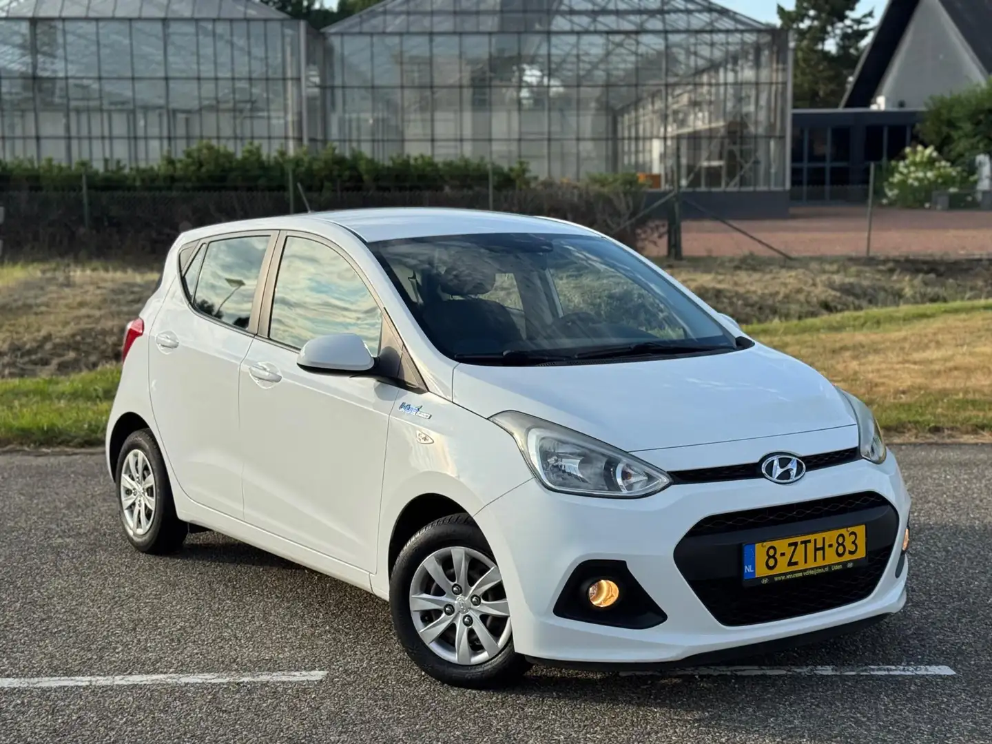 Hyundai i10 1.0i i-Motion Comfort Airco | Cruise | NAP | Multi Wit - 2