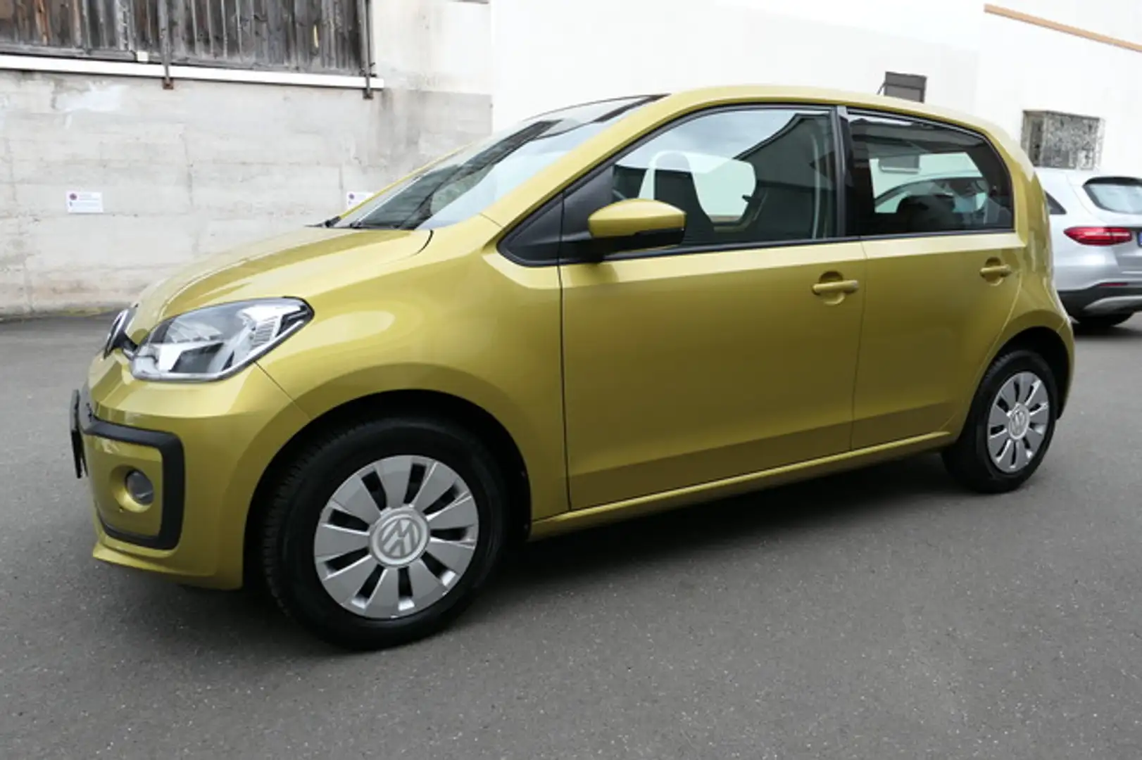 Volkswagen up! Move  31600 km! Klima! SHZ! PDC! BT! Yellow - 2