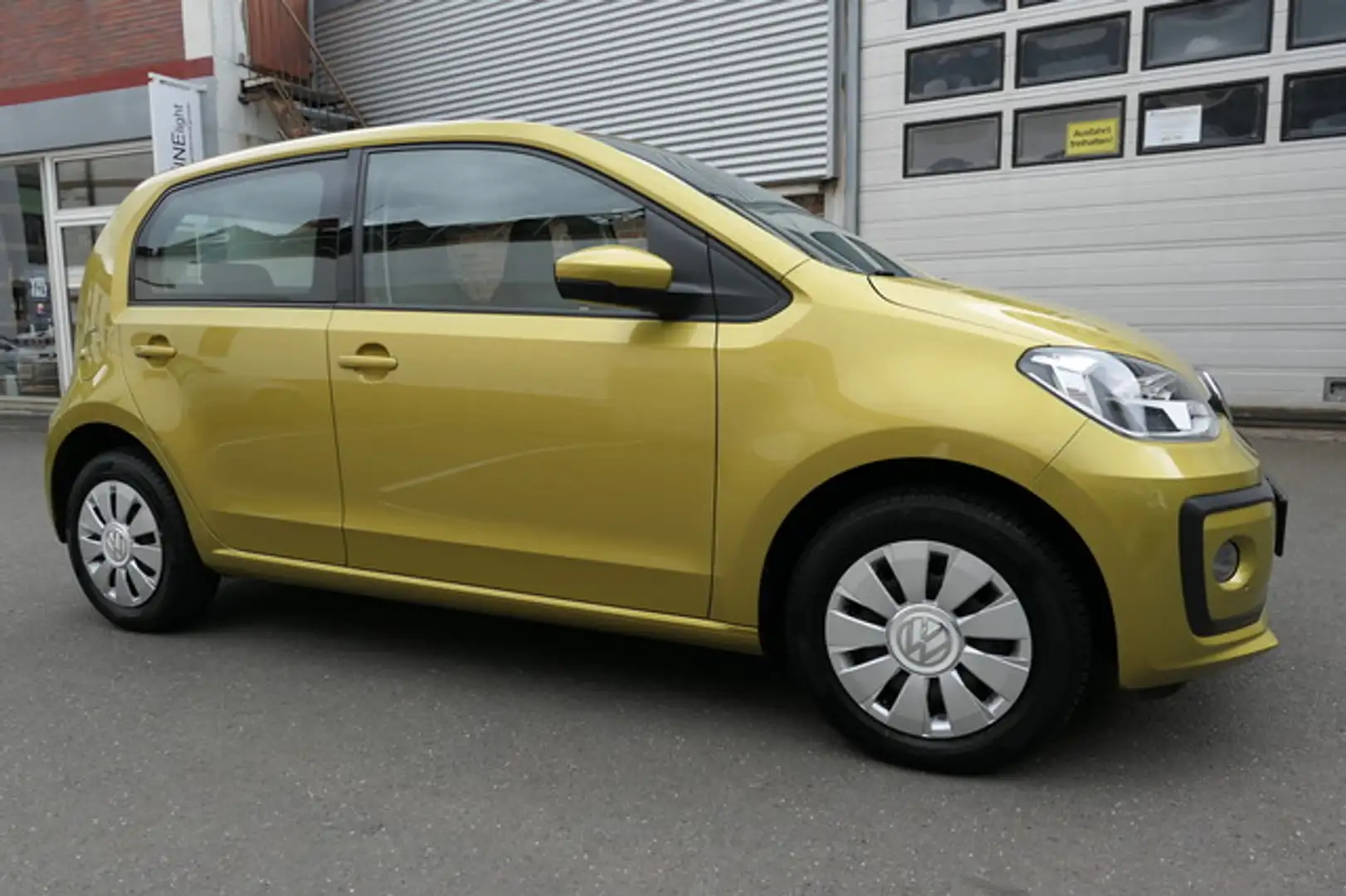 Volkswagen up! Move  31600 km! Klima! SHZ! PDC! BT! Gelb - 1