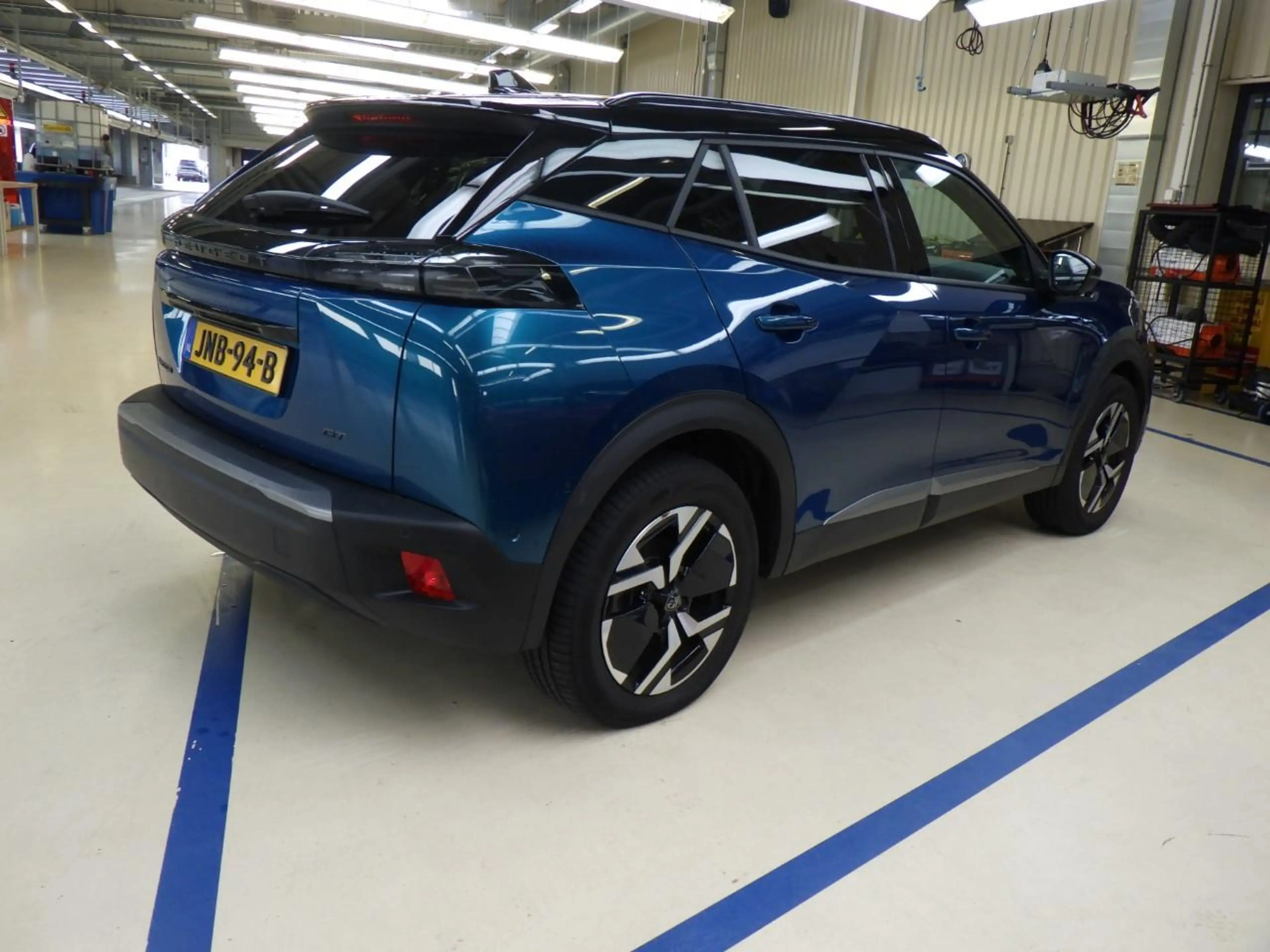 Peugeot e-2008 EV GT Avantage 54 kWh | Fase 3 laden | SOH 98% | M — photo 4
