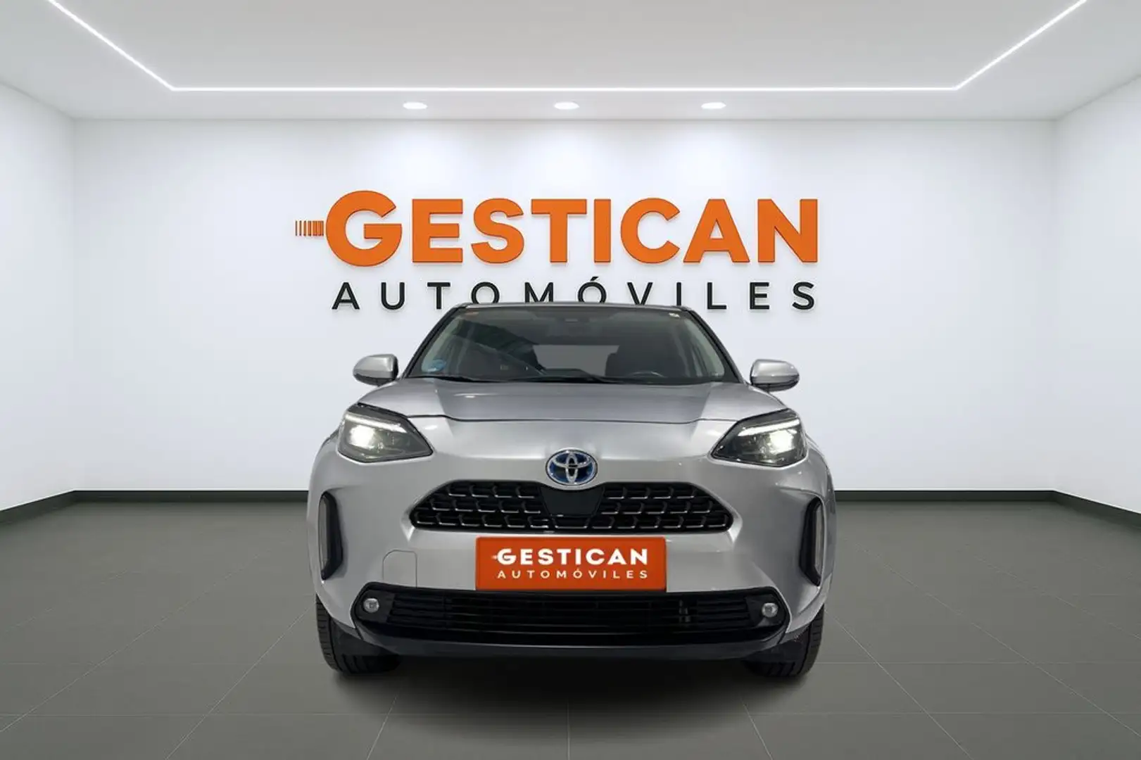 Toyota Yaris Cross 120H Style Gris - 2