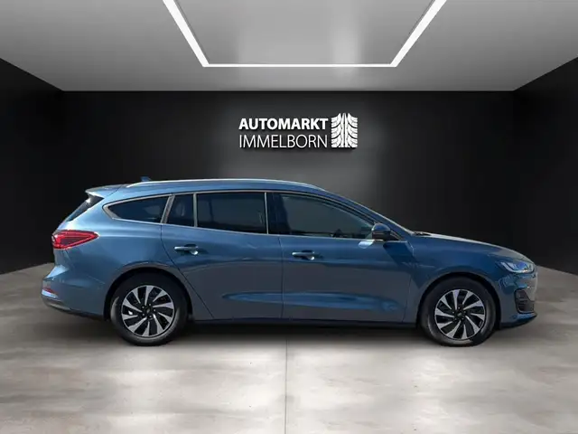Ford Focus view 11