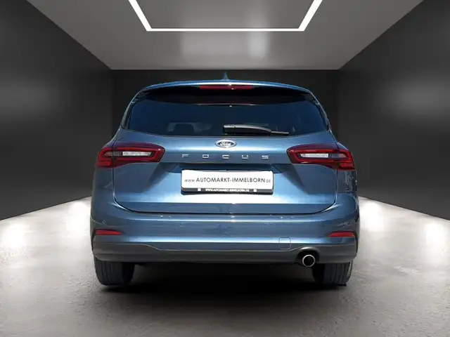 Ford Focus view 10