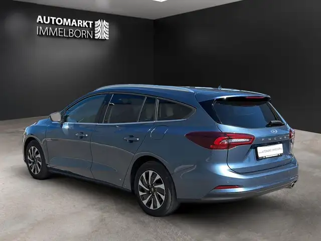 Ford Focus view 6