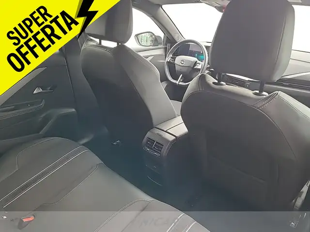 Opel Astra view 12