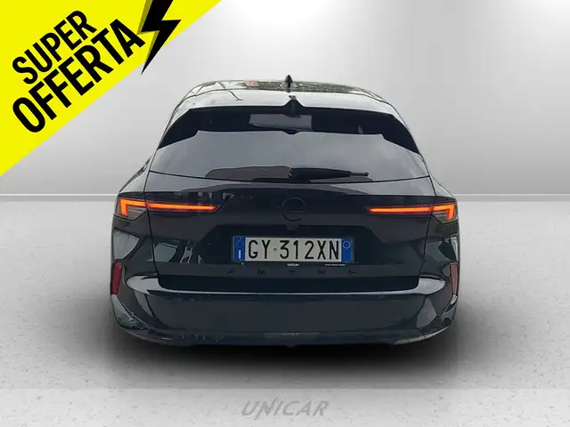 Opel Astra view 4