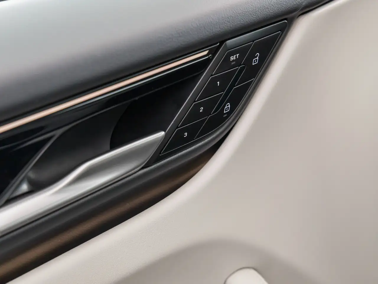 Porsche Macan 4 Elettrica, миниатюра 12