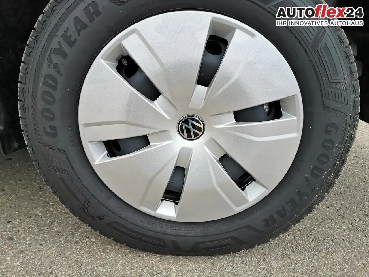 Volkswagen T7 Transporter BEV 100 kW RWD KR e- Kombi 9 Sitze 100 kW (136 ..., миниатюра 2