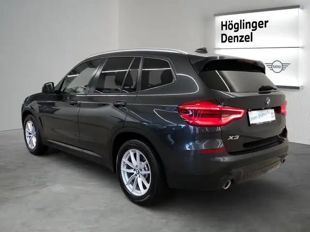 BMW X3 view 9