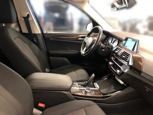 BMW X3 view 12