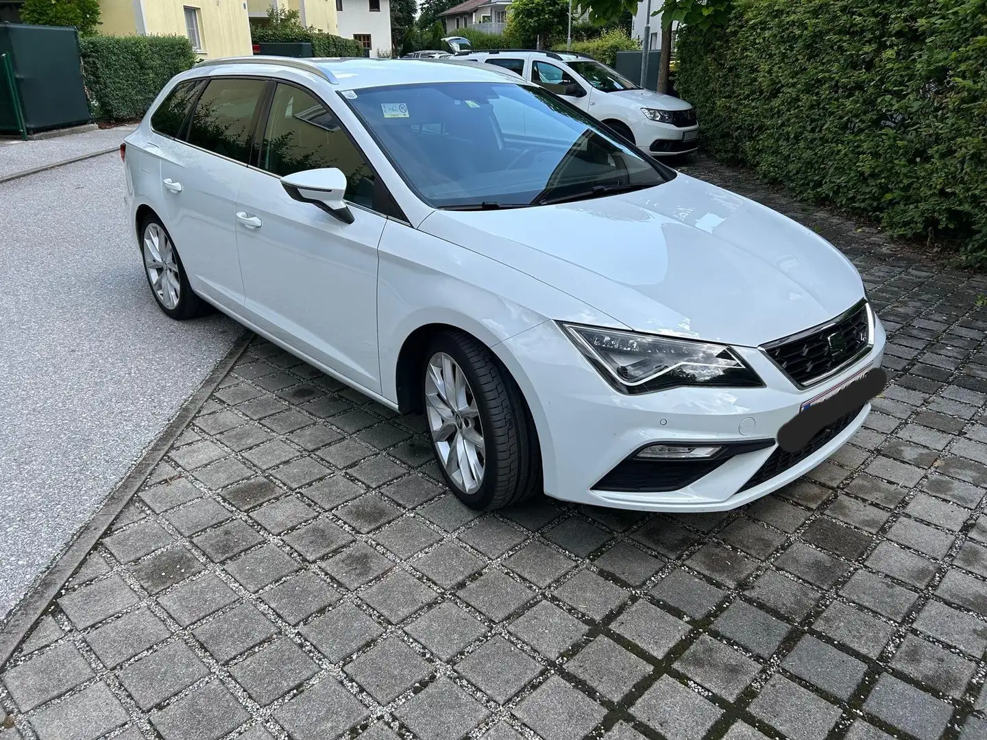 SEAT Leon Leon ST FR 1,4 TSI FR Weiß - 2
