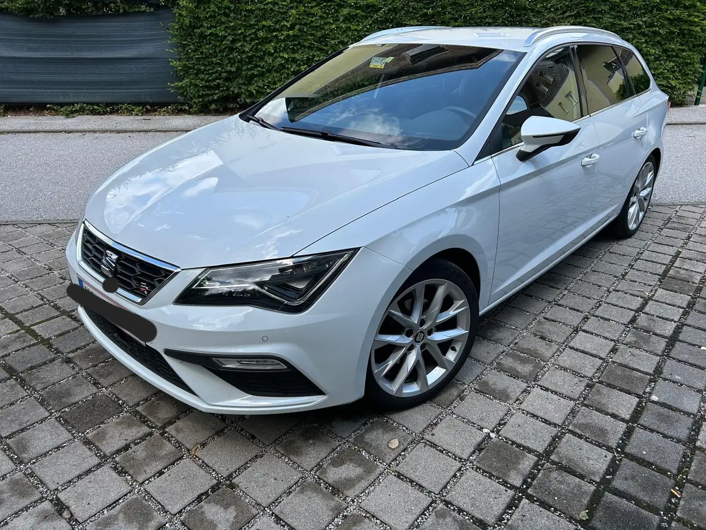 SEAT Leon Leon ST FR 1,4 TSI FR Weiß - 1