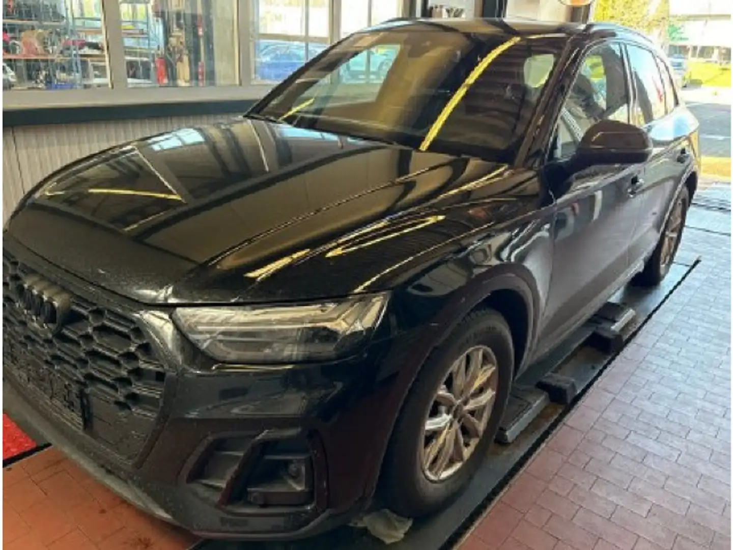 Audi Q5 55 TFSIe quattro S tronic S line Schwarz - 2