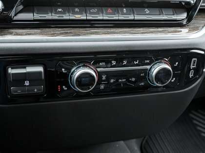 used 2025 GMC Sierra 1500 car, priced at $45,056