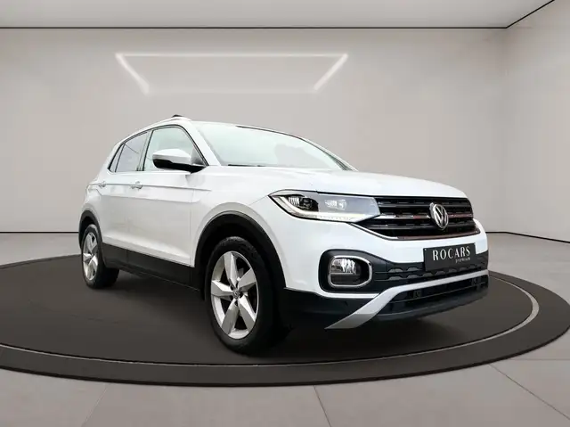 Volkswagen T-Cross view 4