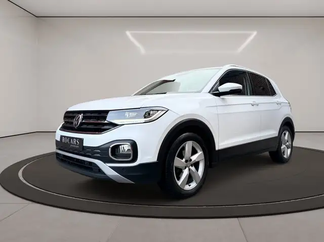 Volkswagen T-Cross view 5